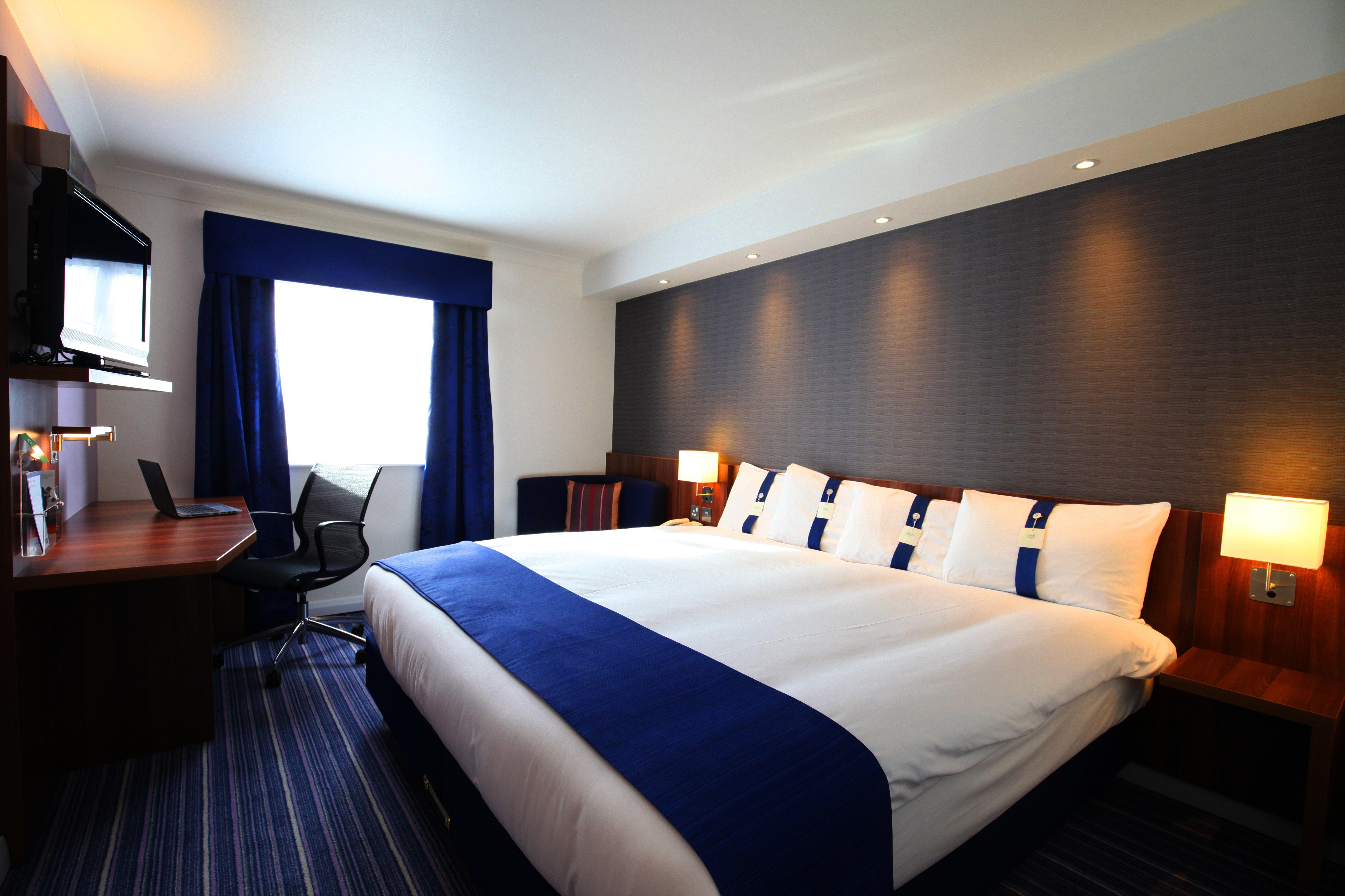 Holiday Inn Express London Gatwick Crawley, An Ihg Hotel Dış mekan fotoğraf