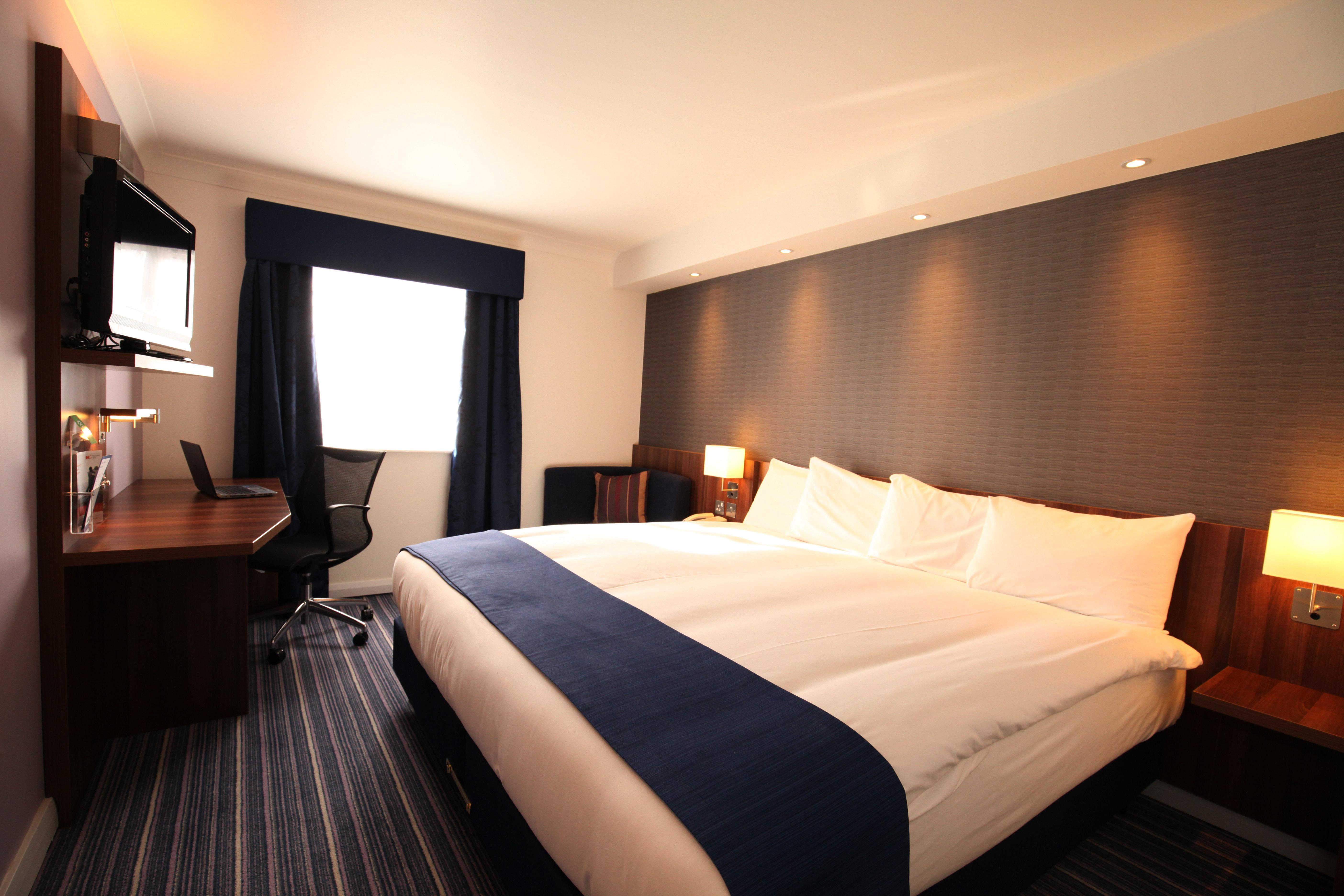 Holiday Inn Express London Gatwick Crawley, An Ihg Hotel Dış mekan fotoğraf