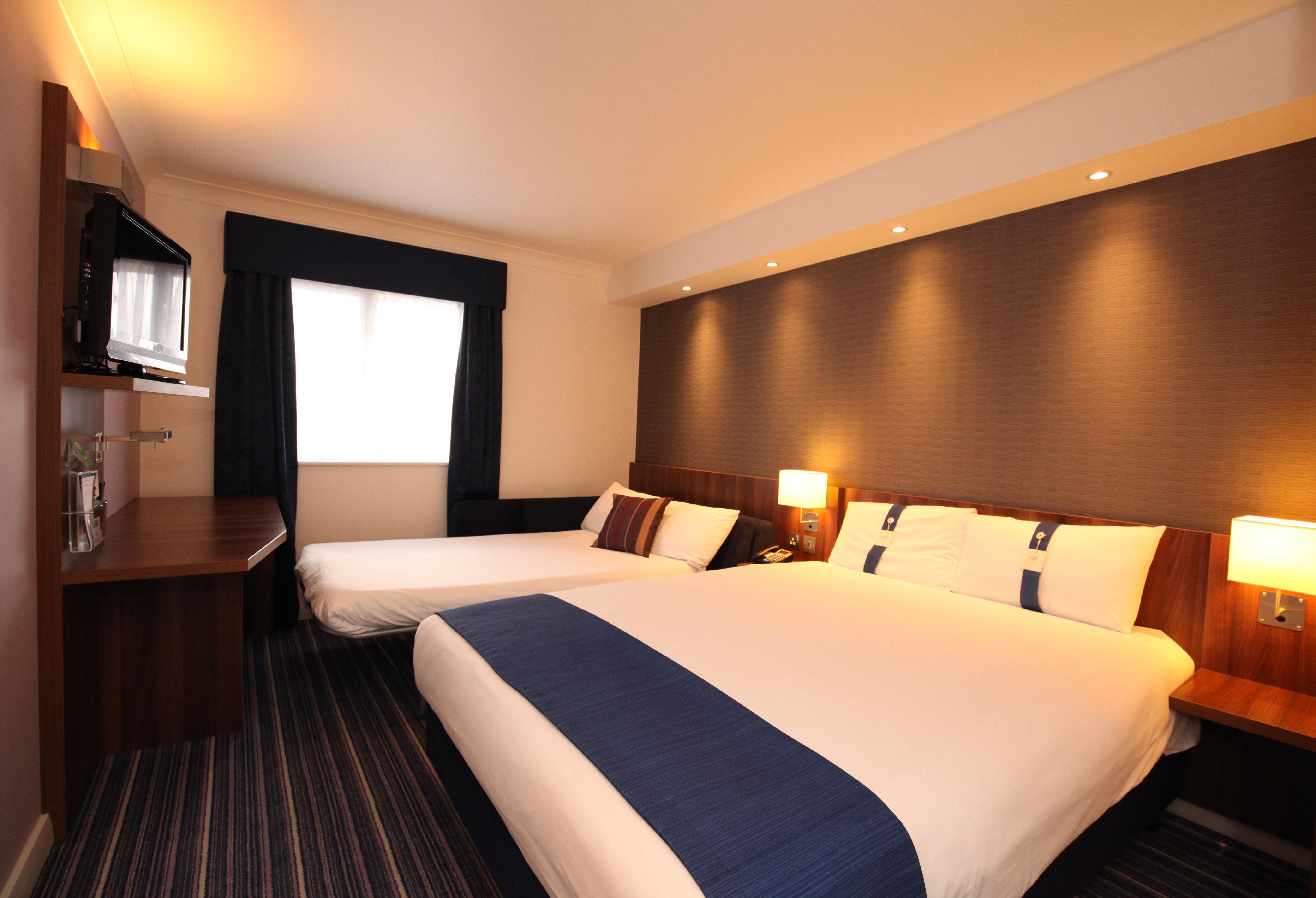 Holiday Inn Express London Gatwick Crawley, An Ihg Hotel Dış mekan fotoğraf