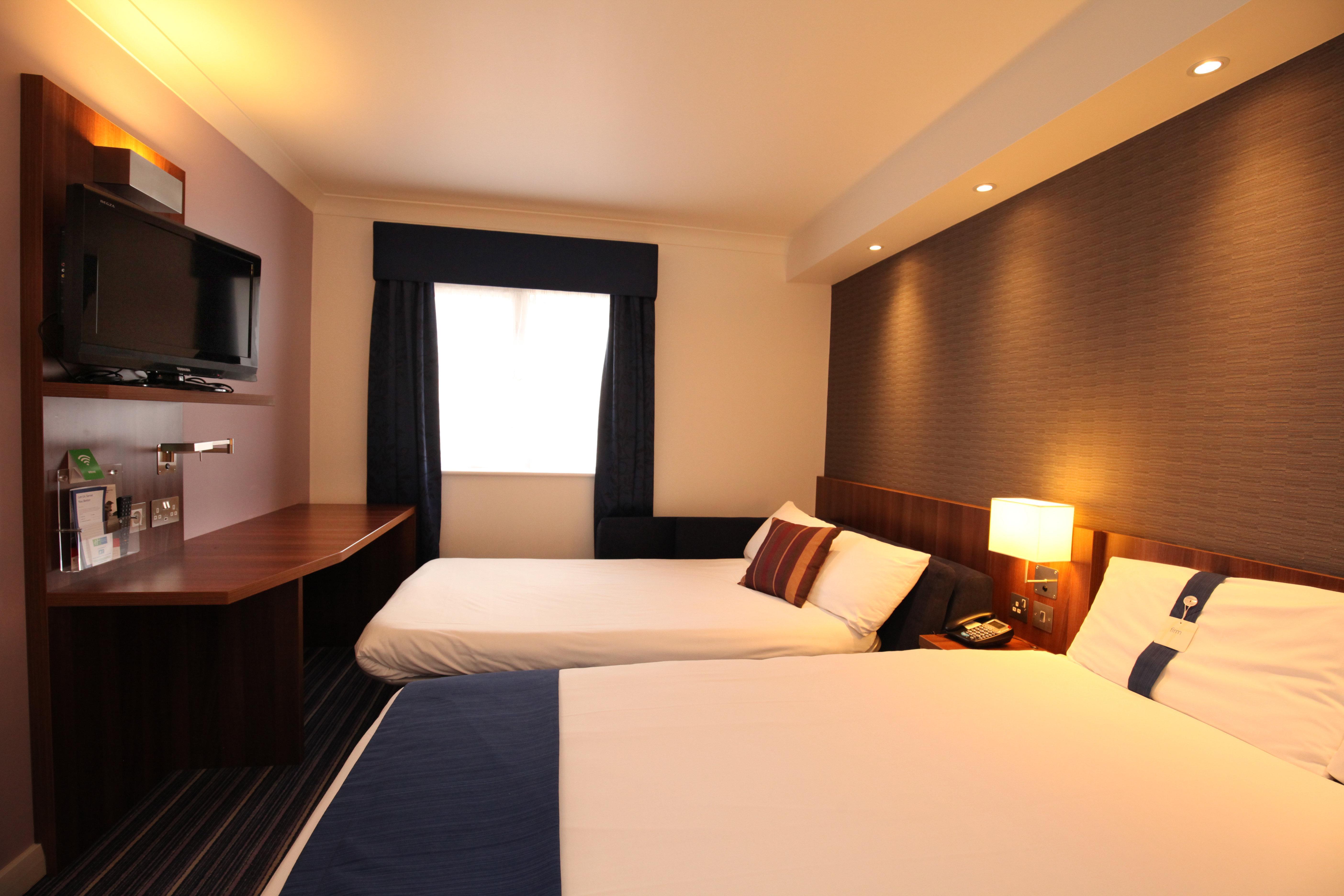 Holiday Inn Express London Gatwick Crawley, An Ihg Hotel Dış mekan fotoğraf