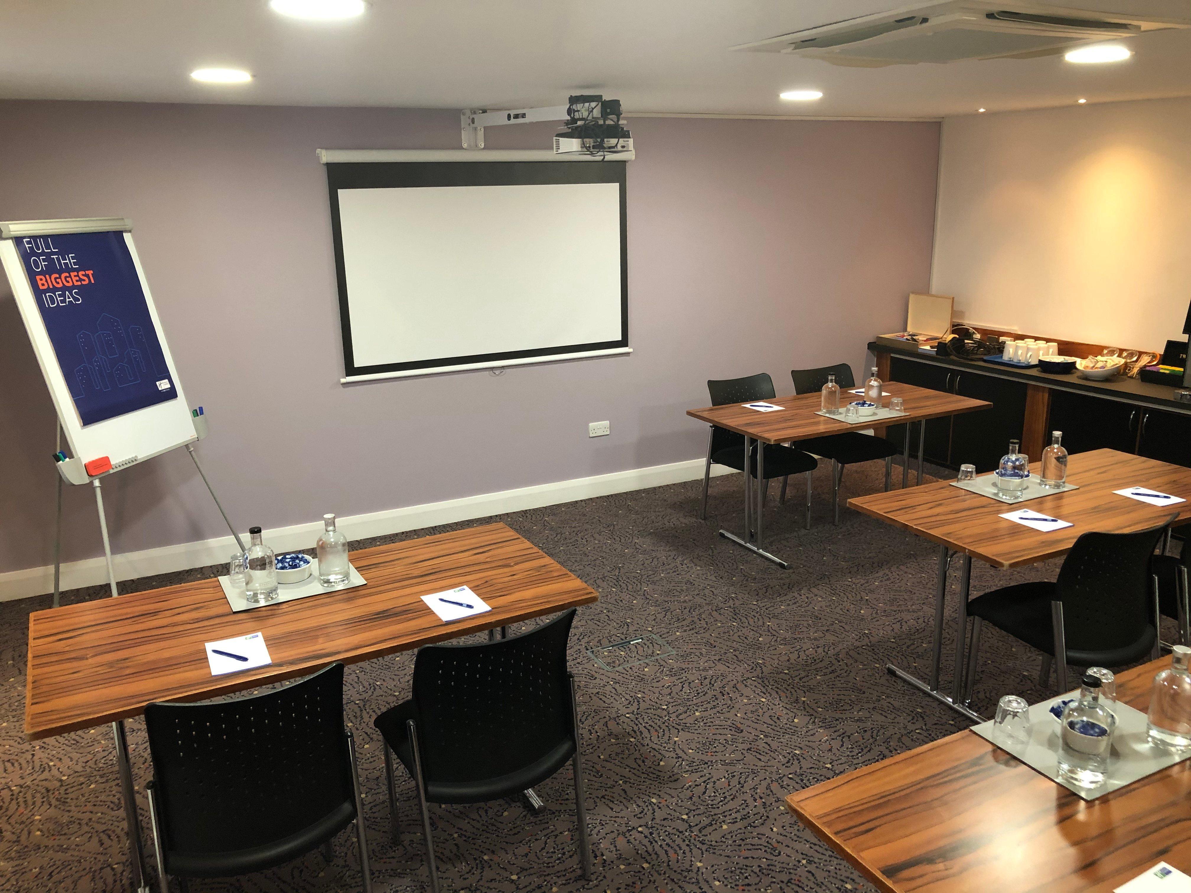 Holiday Inn Express London Gatwick Crawley, An Ihg Hotel Dış mekan fotoğraf