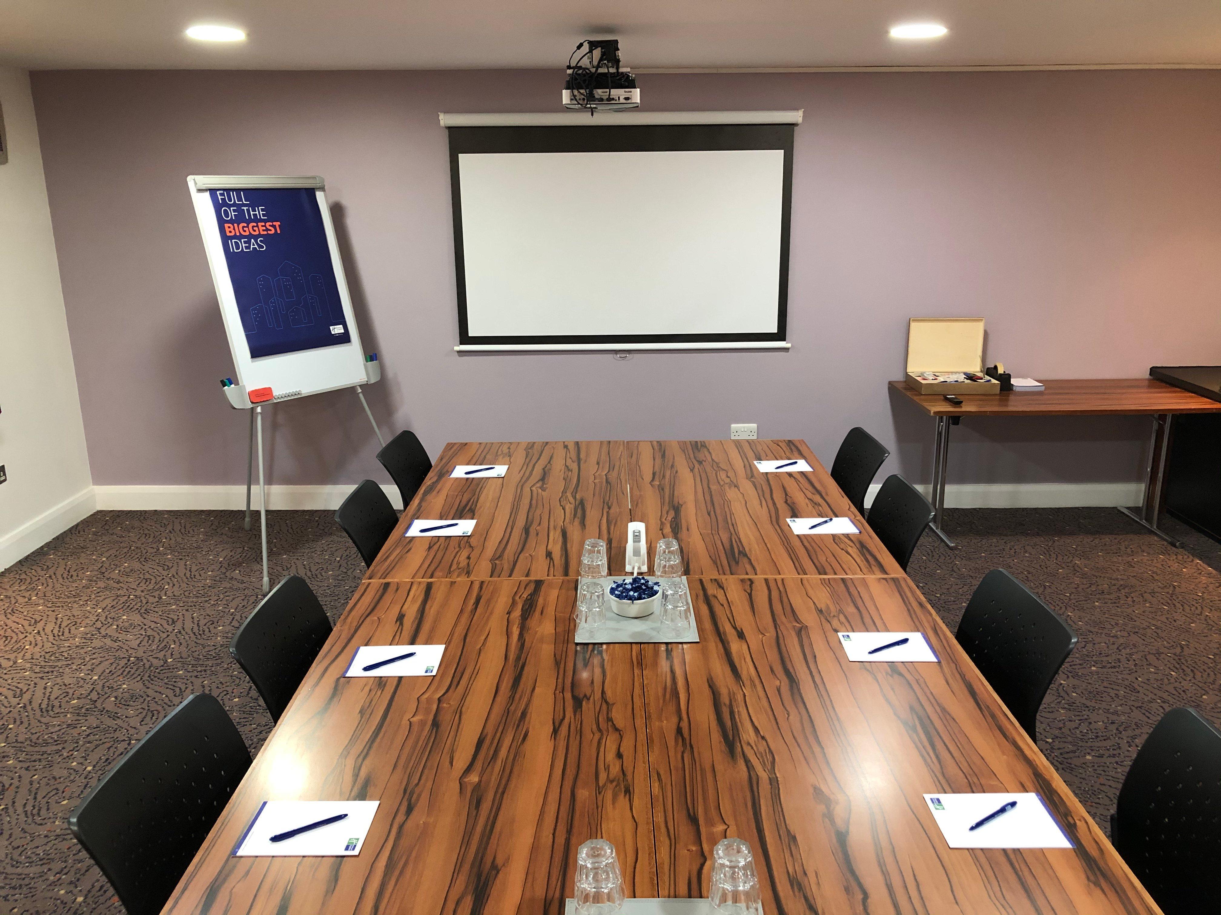 Holiday Inn Express London Gatwick Crawley, An Ihg Hotel Dış mekan fotoğraf