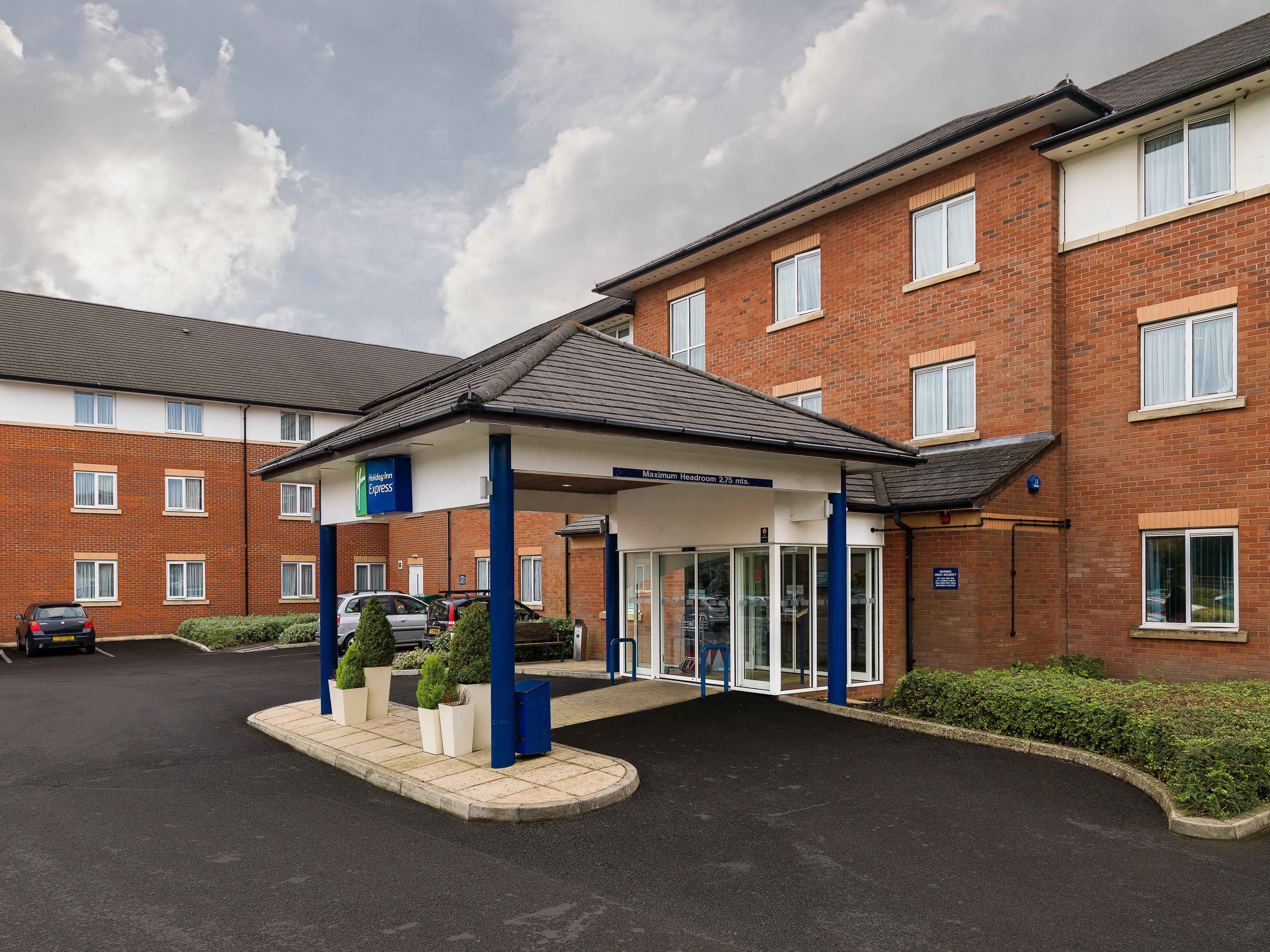Holiday Inn Express London Gatwick Crawley, An Ihg Hotel Dış mekan fotoğraf