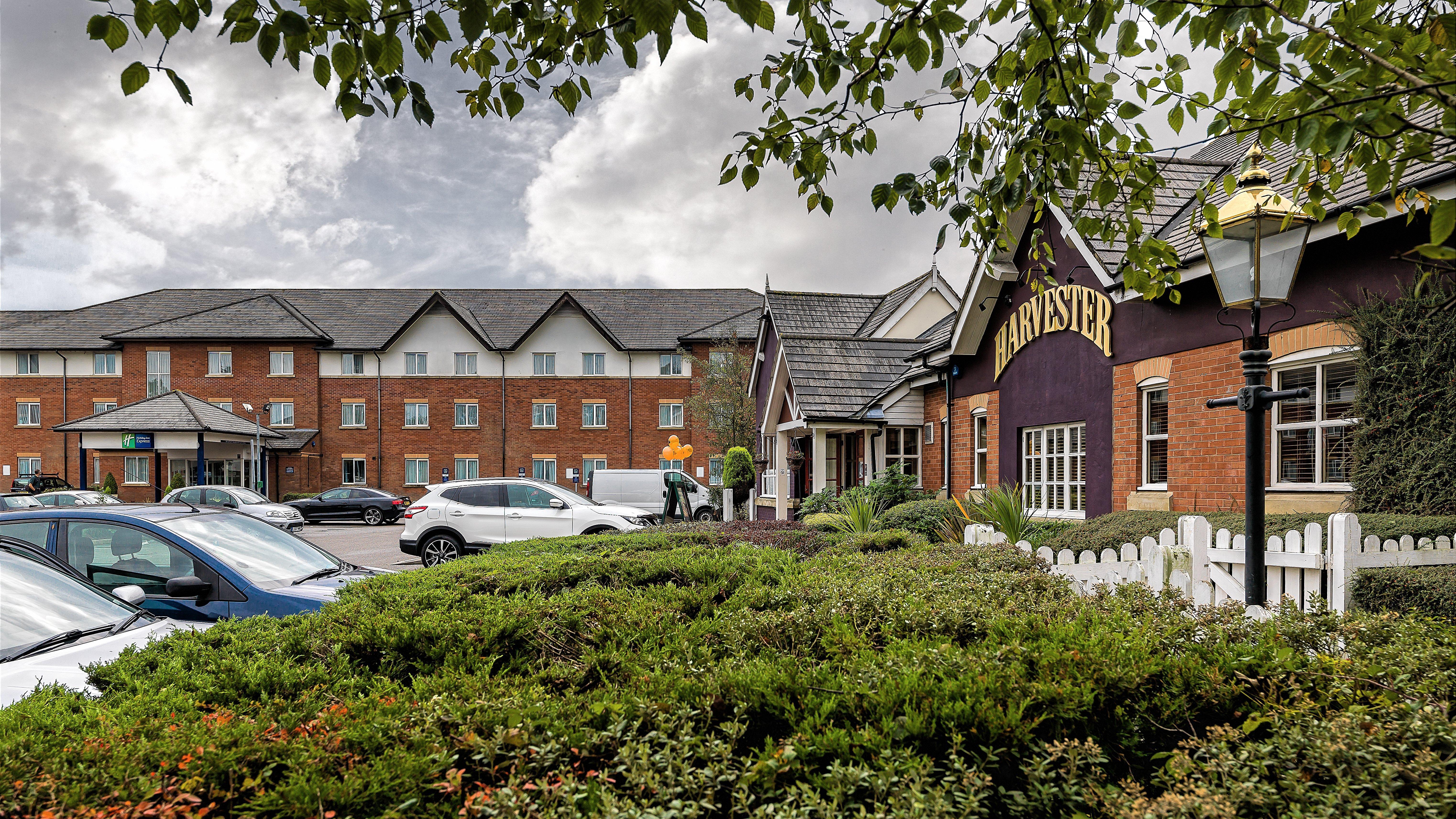 Holiday Inn Express London Gatwick Crawley, An Ihg Hotel Dış mekan fotoğraf