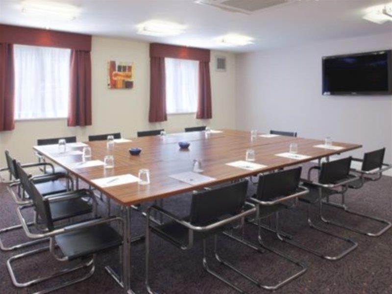 Holiday Inn Express London Gatwick Crawley, An Ihg Hotel Dış mekan fotoğraf